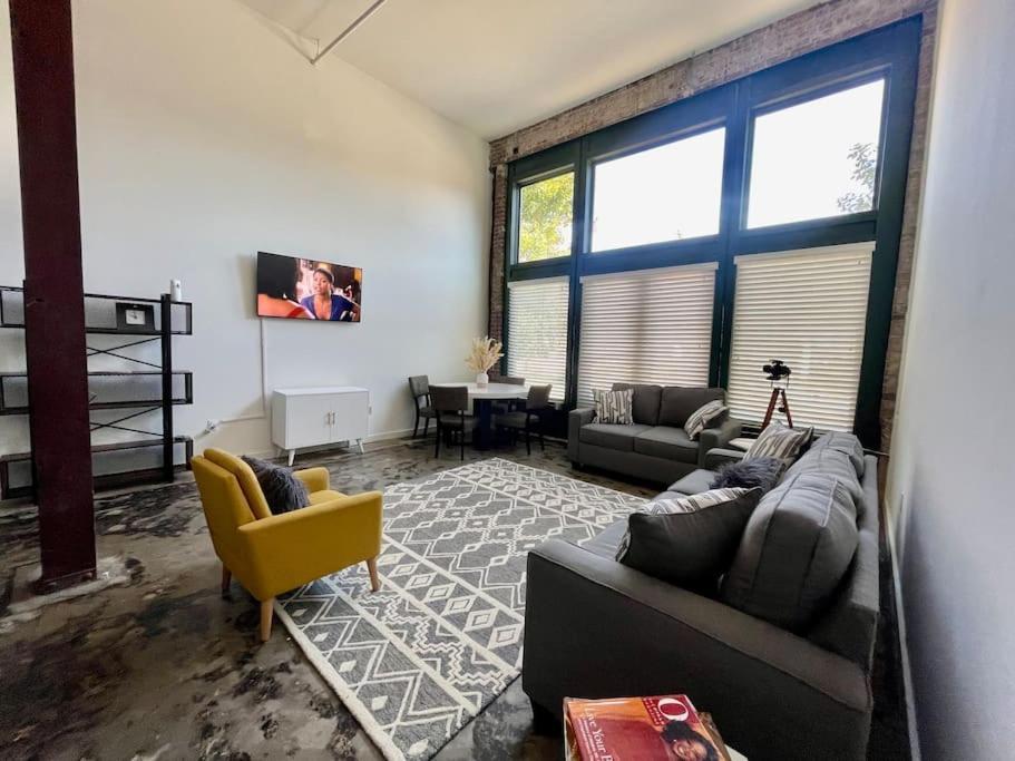 Luxury Industrial-Style Loft In Downtown Memphis Appartement Buitenkant foto