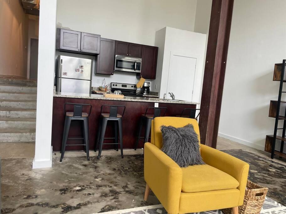 Luxury Industrial-Style Loft In Downtown Memphis Appartement Buitenkant foto