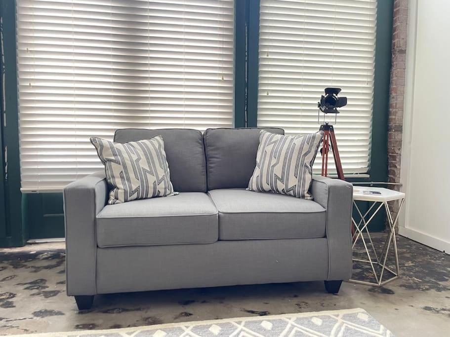 Luxury Industrial-Style Loft In Downtown Memphis Appartement Buitenkant foto